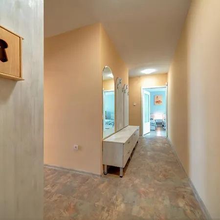 Апартаменты Daisy - 3 And Kitchen In Lazur